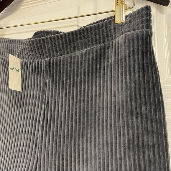 NWT Aerie Groove-On Ribbed Velour Flare Pants Charcoal Grey women’s size L - Picture 3 of 10